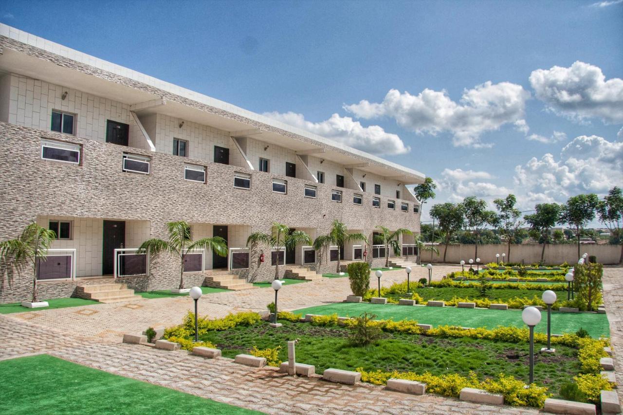 Complexe Hotelier Olympe Korhogo Esterno foto