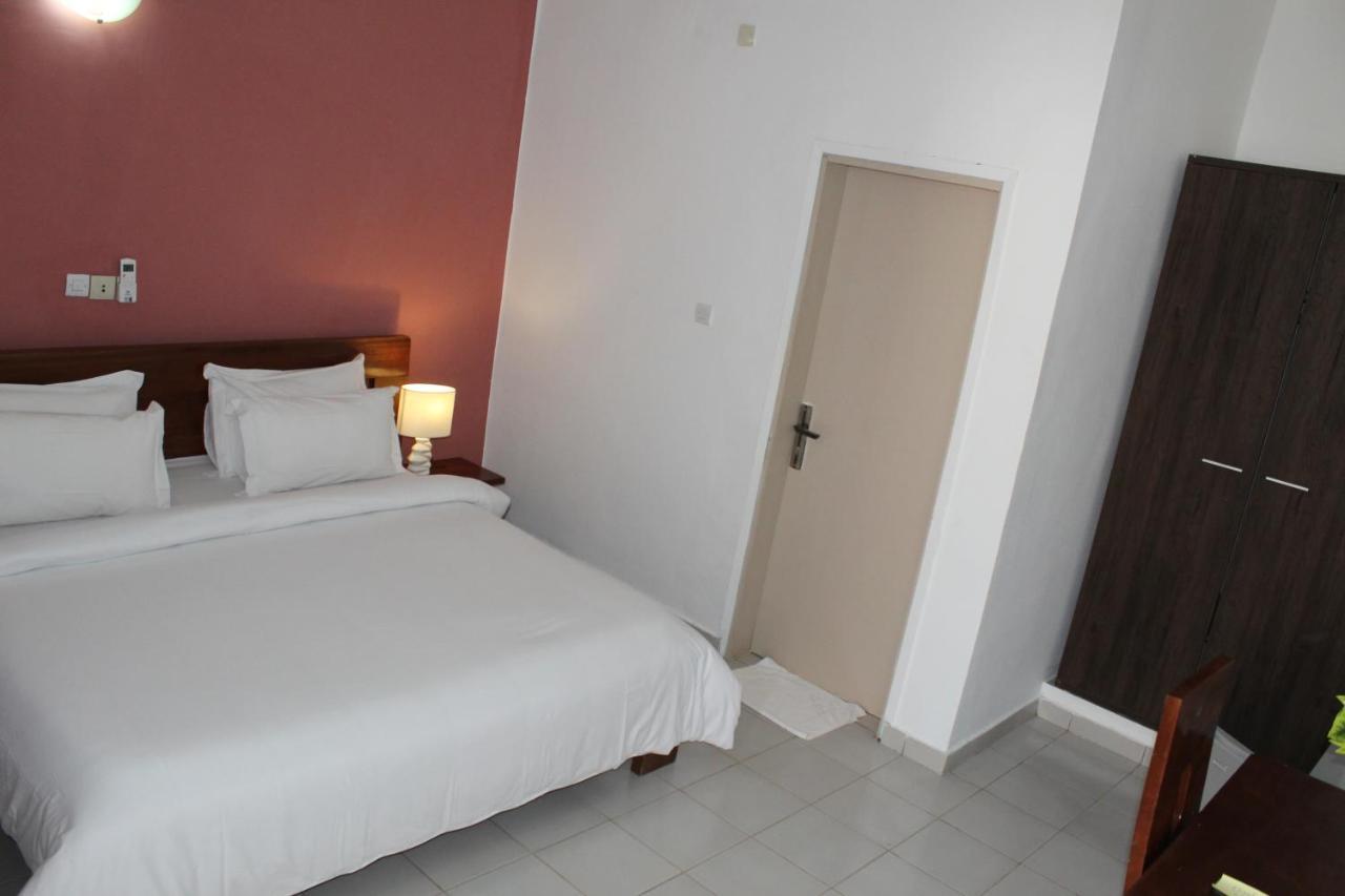 Complexe Hotelier Olympe Korhogo Esterno foto